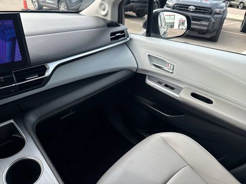 Used 2025 Toyota Sienna XLE w/ XLE Plus Package AWD/4WD image 32