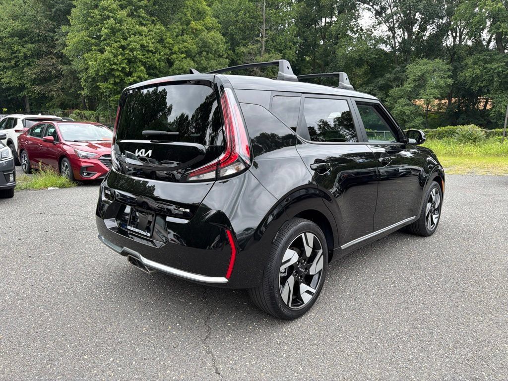 Used 2024 Kia Soul GT-Line FWD image 3