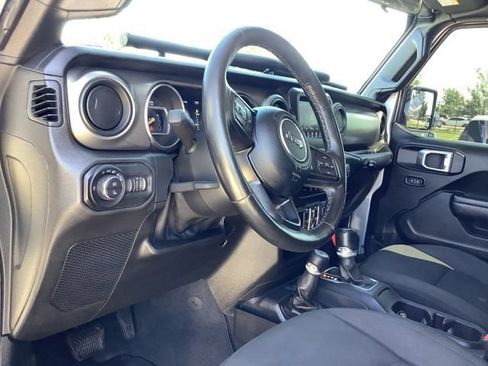 Used 2021 Jeep Gladiator Sport AWD/4WD image 13