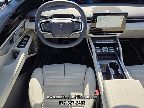 New 2026 Lincoln Nautilus Reserve image 9