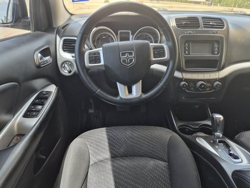 Used 2017 Dodge Journey Crossroad FWD image 9