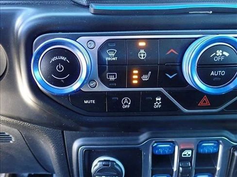 Used 2021 Jeep Wrangler Unlimited Sahara AWD/4WD image 17