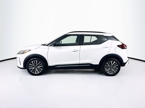 Used 2024 Nissan Kicks SR image 4