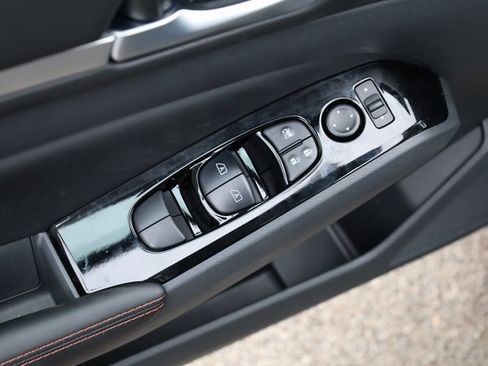 New 2025 Nissan Altima 2.5 SR image 12