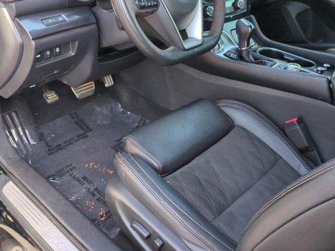 Used 2023 Nissan Maxima SR w/ Sport Mat Group FWD image 17