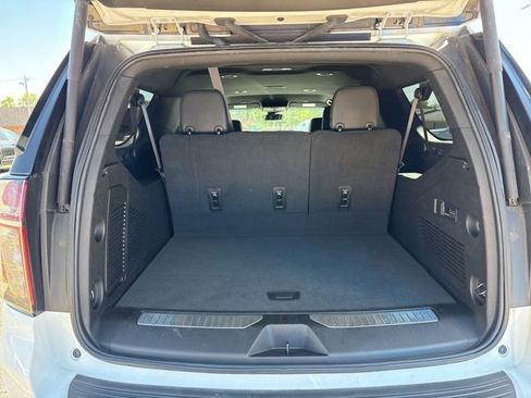 Used 2023 Chevrolet Suburban Premier image 19