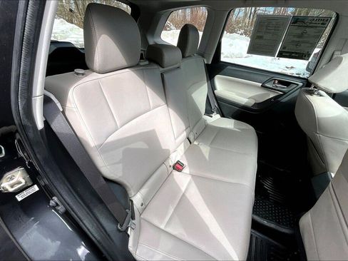 Used 2017 Subaru Forester 2.5i Limited image 16