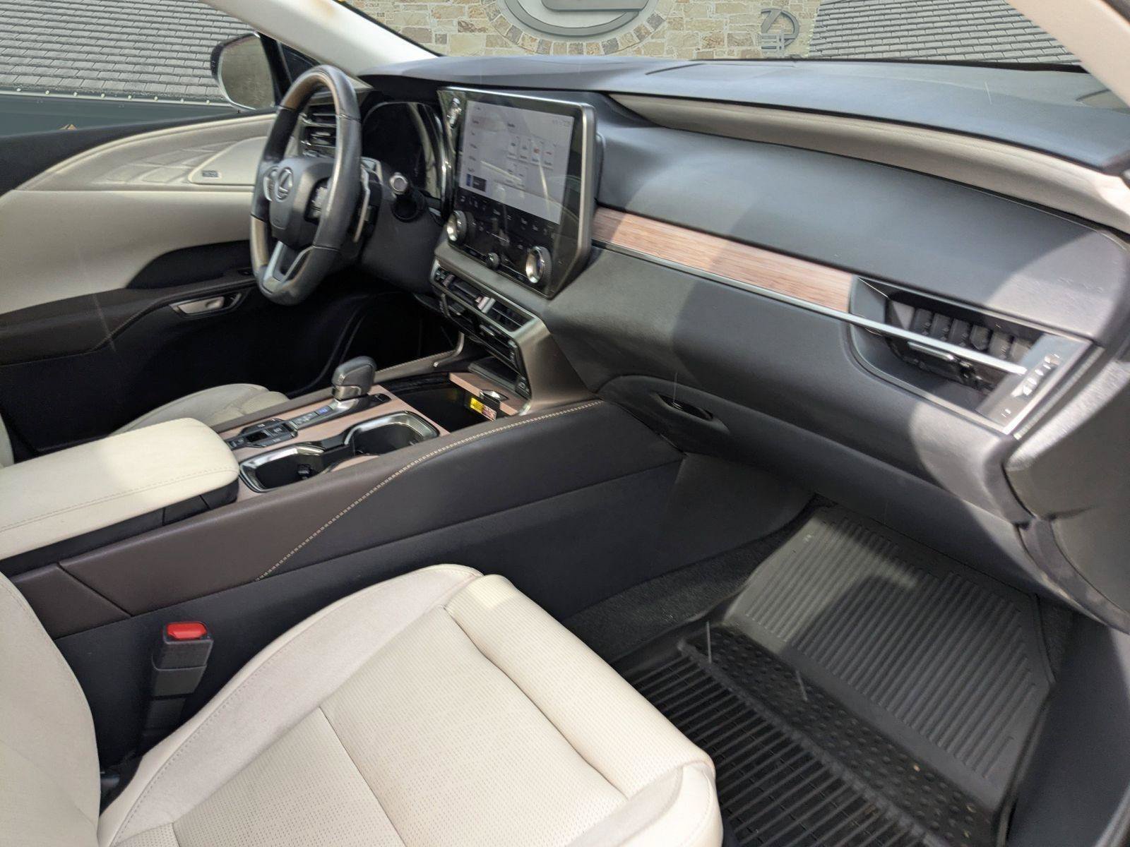 Certified 2023 Lexus RX 350 FWD w/ Accessory Package (Z1) image 21