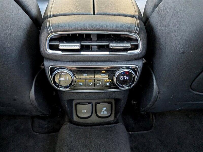 Used 2022 Genesis GV80 2.5T w/ Prestige Package 04 AWD/4WD image 25
