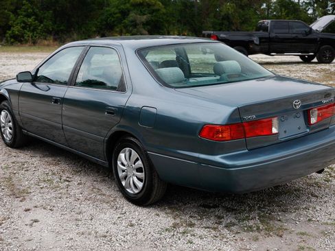 Used 2000 Toyota Camry CE FWD image 5