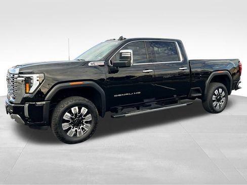 Used 2025 GMC Sierra 2500 Denali image 12