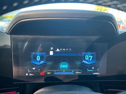 Certified 2025 Hyundai Elantra N image 18