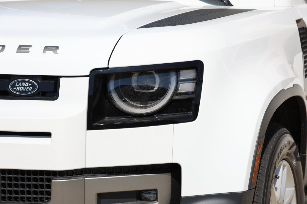 New 2026 Land Rover Defender 110 S AWD/4WD image 5