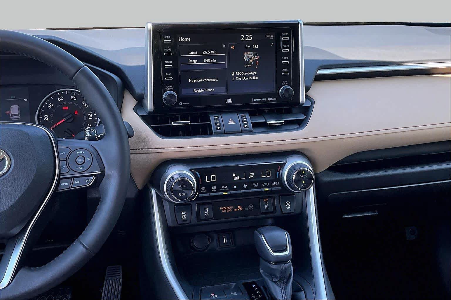 Used 2021 Toyota RAV4 XLE Premium AWD/4WD image 7