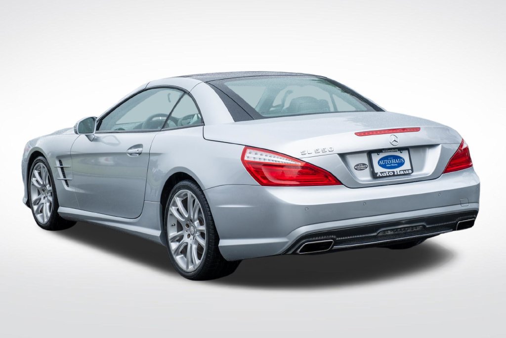 Used 2013 Mercedes-Benz SL 550 w/ Premium Pkg image 4