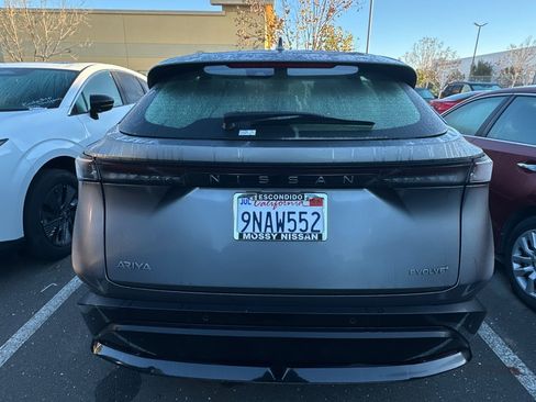 Certified 2024 Nissan Ariya FWD image 4
