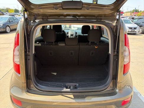 Used 2013 Kia Soul + w/ Audio Pkg FWD image 31