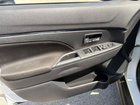 Used 2020 Mitsubishi Outlander Sport ES FWD image 12