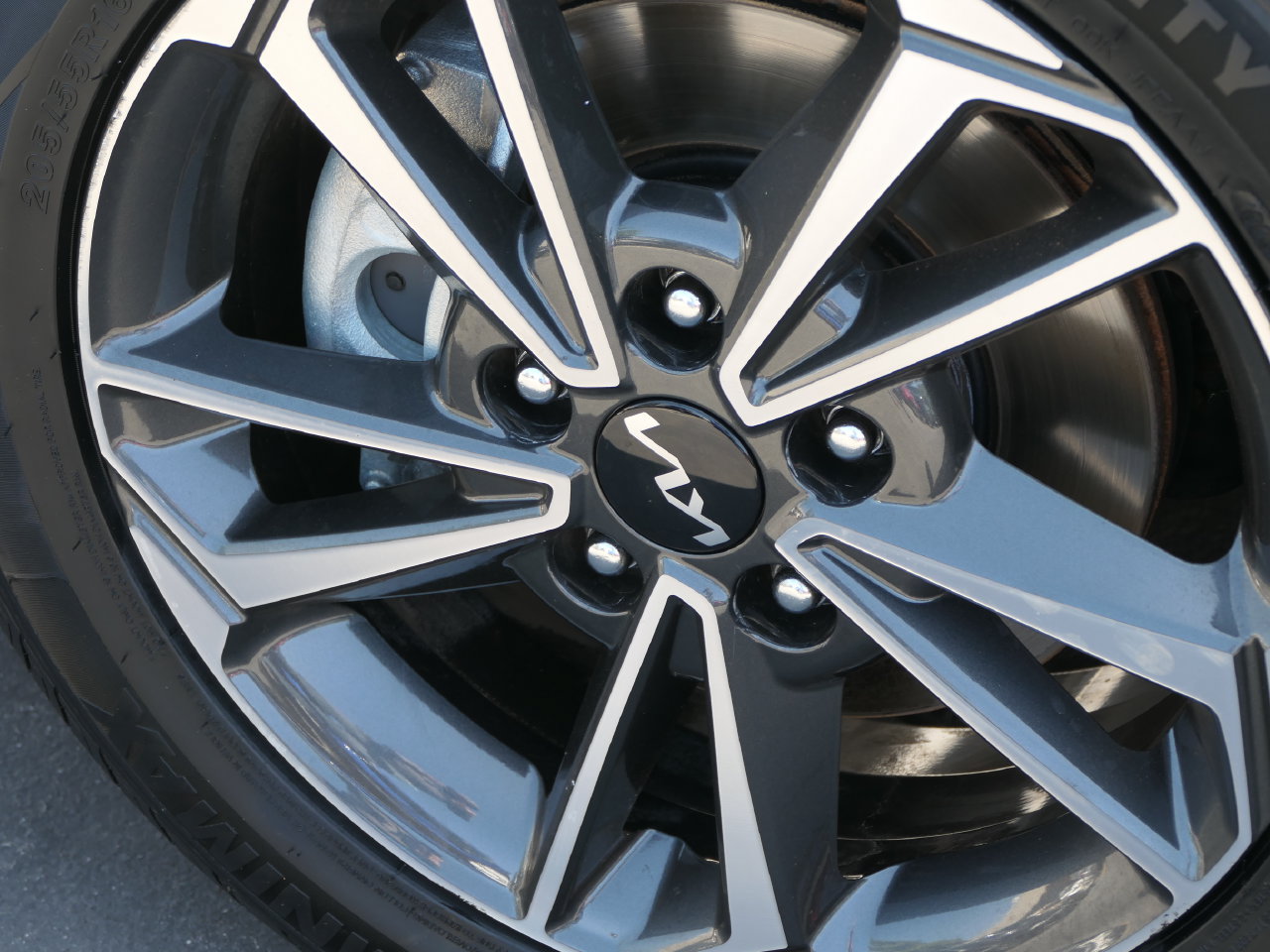Certified 2023 Kia Forte LXS FWD image 10
