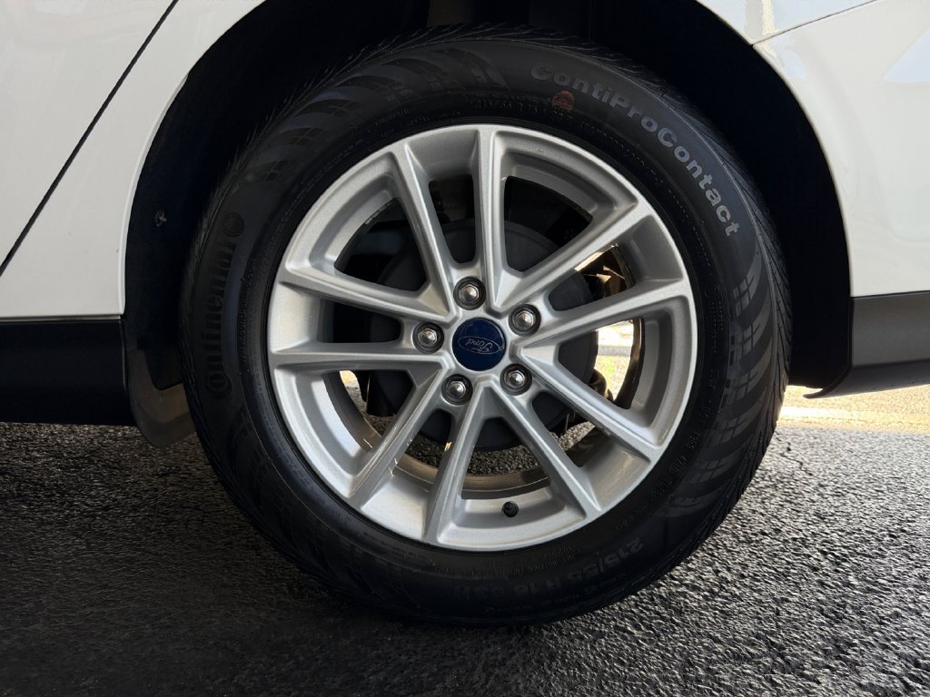 Used 2018 Ford Focus SE FWD image 44