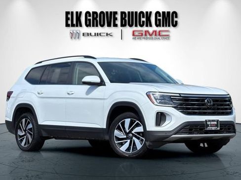 Used 2024 Volkswagen Atlas SE AWD/4WD image 2