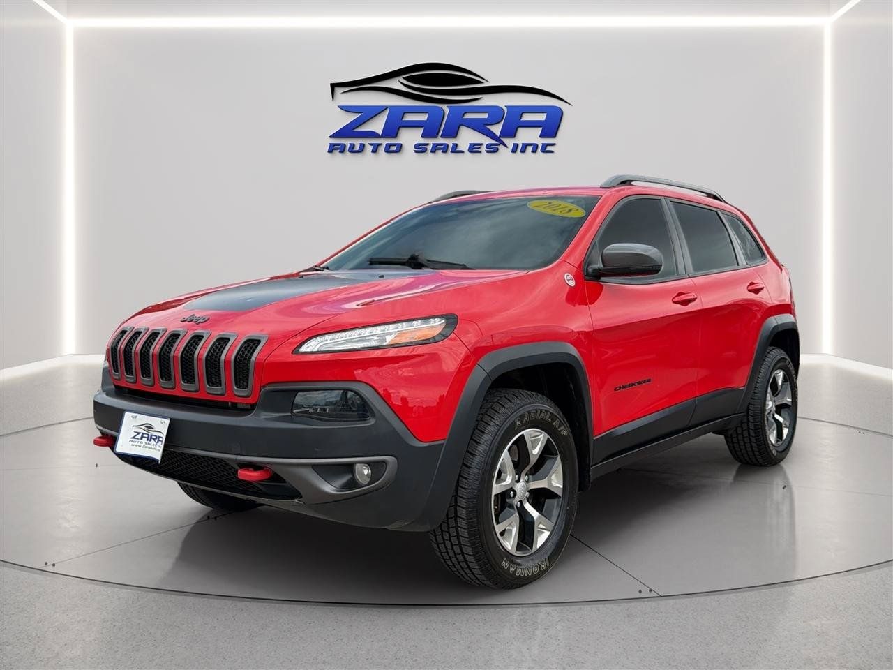 Used 2018 Jeep Cherokee Trailhawk w/ Comfort/Convenience Group AWD/4WD image 3