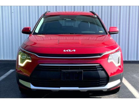 Used 2024 Kia Niro LX FWD image 3