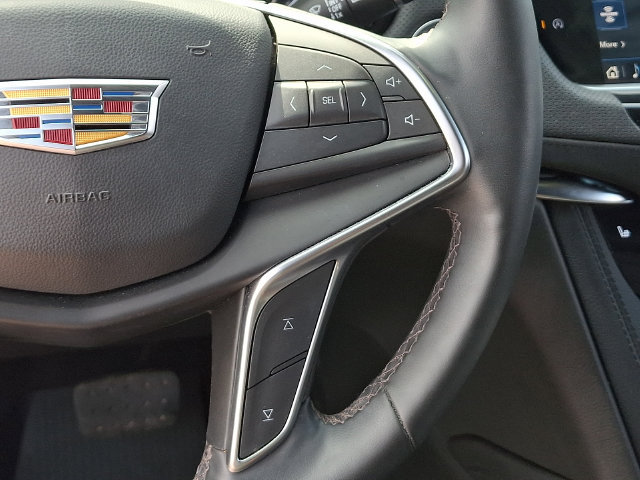 Certified 2025 Cadillac XT5 Luxury w/ LPO, Floor Liner Package AWD/4WD image 20