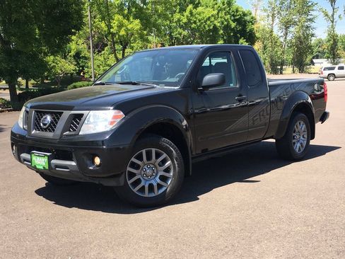 Used 2012 Nissan Frontier SV w/ Sport Appearance Pkg AWD/4WD image 1