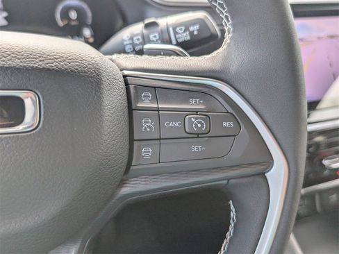 New 2025 Jeep Grand Cherokee Altitude image 14