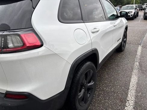 Used 2019 Jeep Cherokee Latitude Plus AWD/4WD image 4