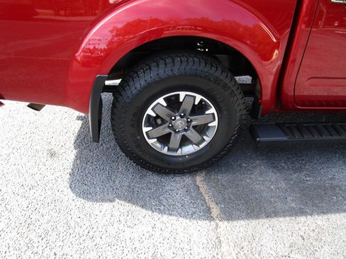 Used 2018 Nissan Frontier SV image 23