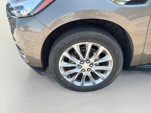 Used 2020 Buick Enclave Essence w/ Sound and Sites Package FWD image 10