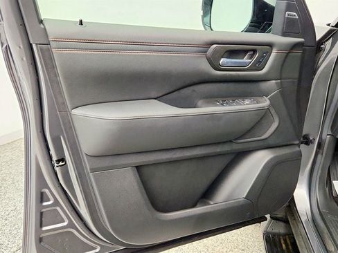 Used 2025 Nissan Armada PRO-4X AWD/4WD image 10