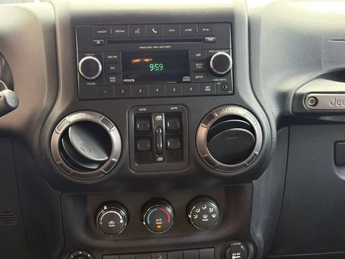 Used 2015 Jeep Wrangler Unlimited Sport w/ Quick Order Package 24S image 12