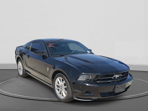 Used 2010 Ford Mustang Coupe RWD image 6