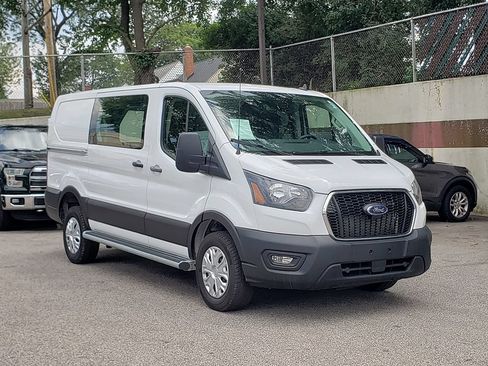 Used 2024 Ford Transit 250 Low Roof w/ Exterior Upgrade Package RWD image 3