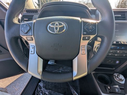 Used 2021 Toyota 4Runner Limited image 20