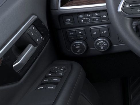 New 2025 Chevrolet Suburban Z71 w/ Z71 Off-Road Package image 23