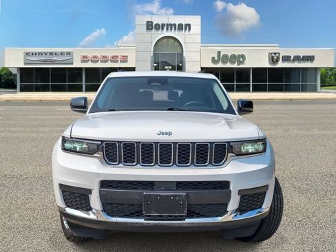 Used 2023 Jeep Grand Cherokee L Laredo AWD/4WD image 6
