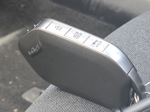 Used 2025 Kia K4 FWD image 34
