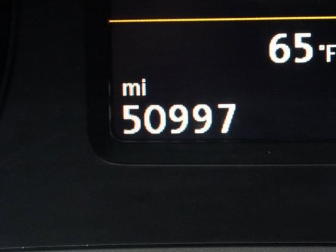 Used 2022 Volkswagen Passat 2.0T R-Line image 11