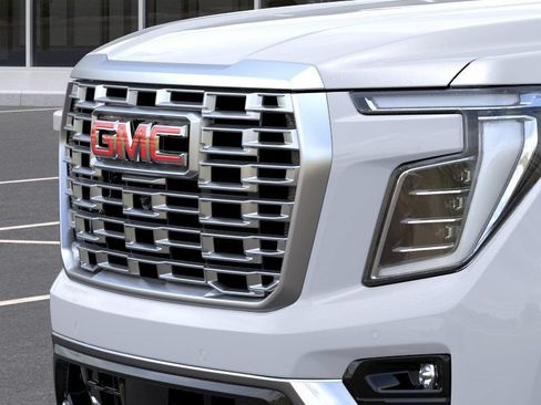 New 2026 GMC Yukon Denali w/ Denali Reserve Package AWD/4WD image 13