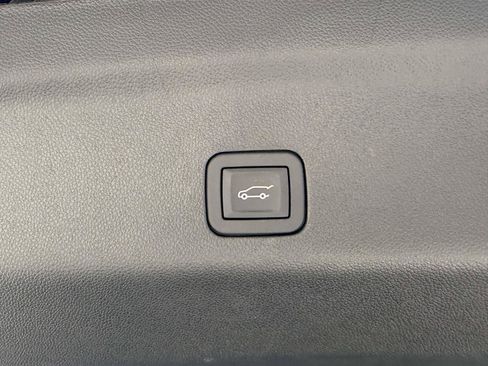 Certified 2025 Chevrolet Tahoe Z71 w/ Z71 Off-Road Package AWD/4WD image 8
