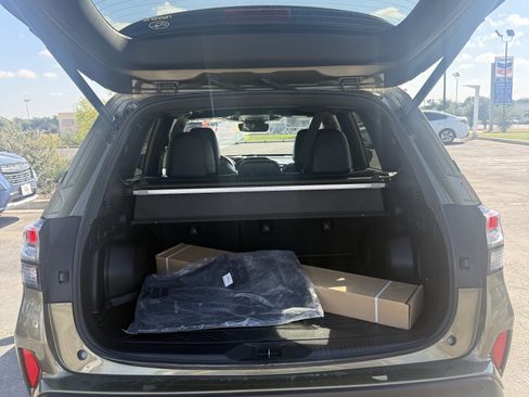 Used 2025 Subaru Forester Limited image 9