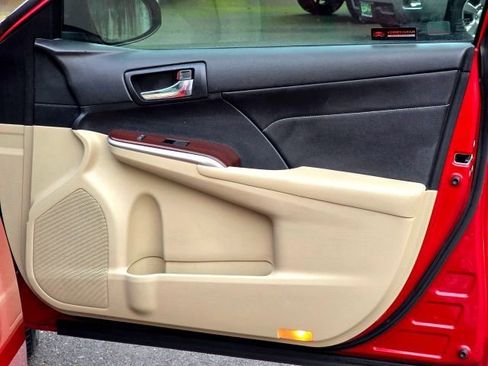 Used 2013 Toyota Camry XLE image 27