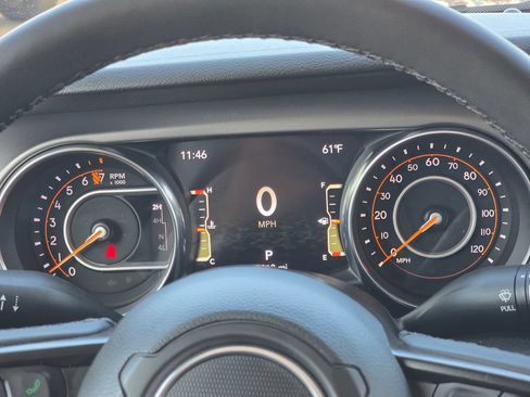 Used 2023 Jeep Gladiator Sport AWD/4WD image 20