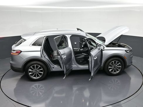 Used 2021 Lincoln Nautilus FWD image 42