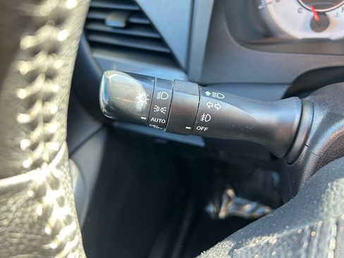 Used 2015 Toyota Sienna SE image 22