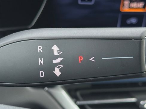 New 2026 Chevrolet Equinox EV LT image 18